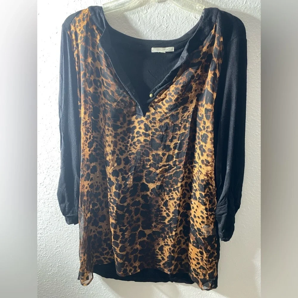 Women’s leopard print‎ top